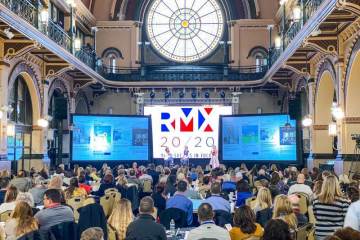 PowerPoint Video Projection Combined with LED Screens